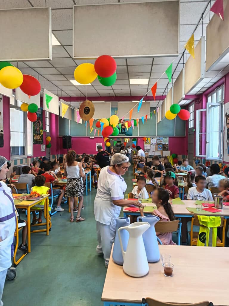 Repas Cantine Fête Musique 25 Floutée (2)