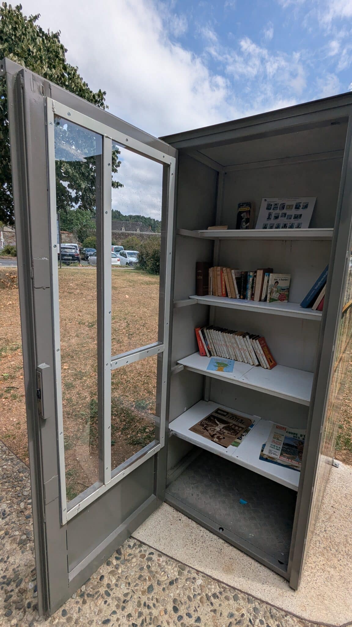Cabane À Livres Place Des Droits Des Enfants (7)