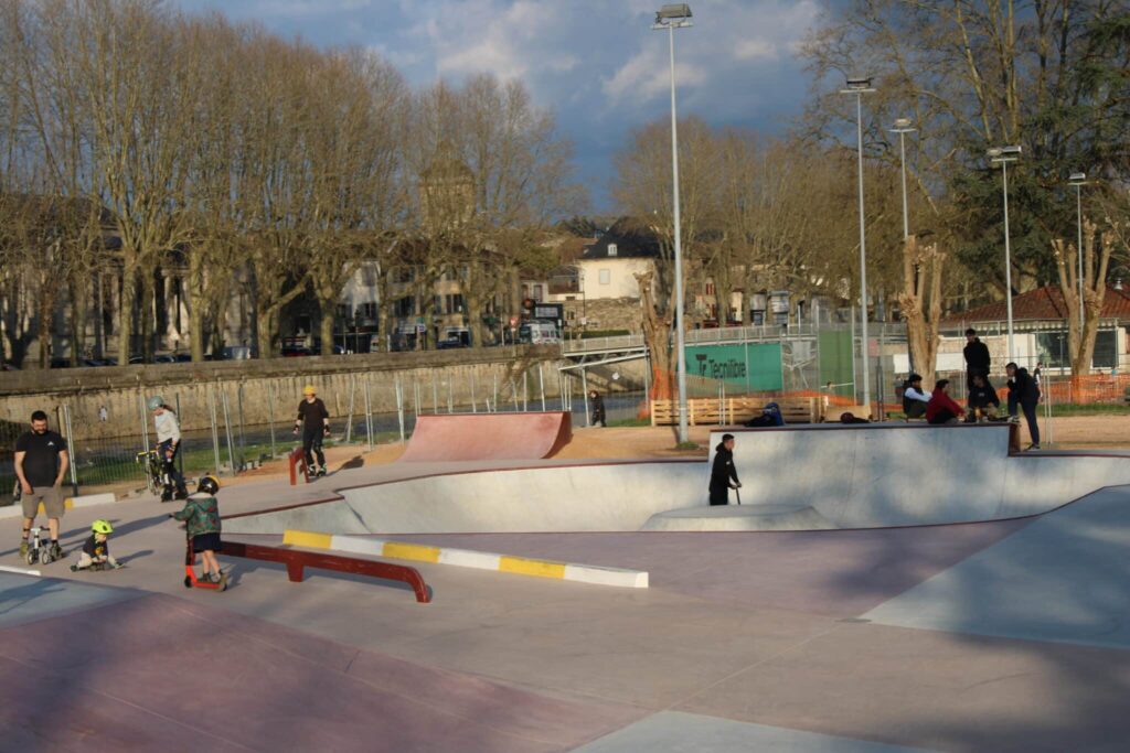 Nouveaux-Equipeùents-Prairie-Pratges-Ville-Figeac (7)