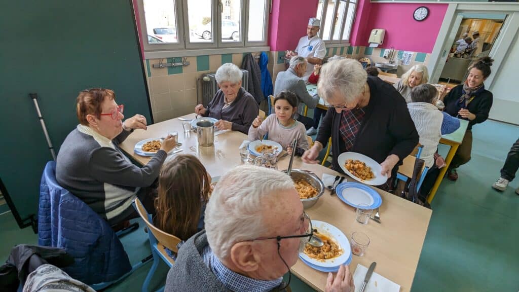 Repas Intergénérationnel Fédé Partir Maison Des Séniors 15 02 24 (3)